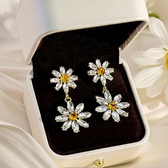For Love And Lemons Marguerite Crystal Daisy Earrings - Picture 6 of 16
